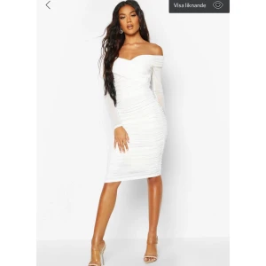 Studentklänning  - Min andra fina studentklänning! Sitter perfekt och är riktigt snygg😍