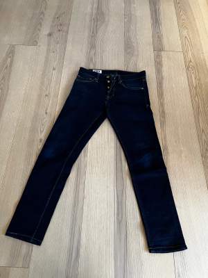Knappt använda jeans från kings of indigo. Köpta för 220€