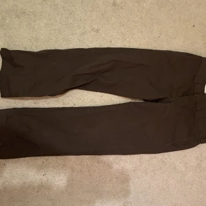 Dickies byxor  - As snygga lågmidjade dickies brallor. Bra skick. Säljer pga för korta tyvärr. Passar runt 160cm. Pris kan diskuteras! 