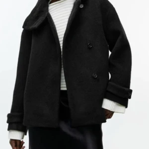 Arket kappa - Säljer min populära kappa från Arket, använda fåtal gånger och köpt för 1700, skriv för fler bilder❣️