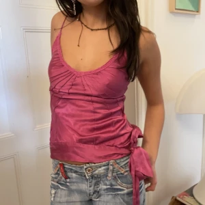 100% silkes topp som är knytblus!❤️ - Jättefint skick, storlek S Perfekt till sommar! 