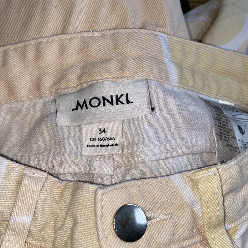 Mönstrade Monkey jeans storlek 34. Jättefina!. Jeans & Byxor.