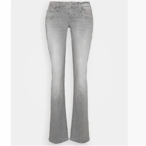 Ltb jeans - Intressekoll på dessa superfina ltb valerie jeans. Dom är insydda i midjan så de sitter som en 27/34😁