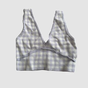 Lila Zara topp - Lila Zara topp, helt slutsåld i affärer. Perfekt till sommaren⚡️⚡️