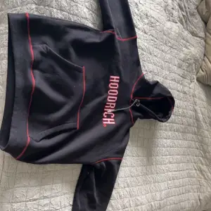 Hood rich hoodie helt ny sälja för 800kr vid snabbaffär mindre pris.  Hoodies i storlek M