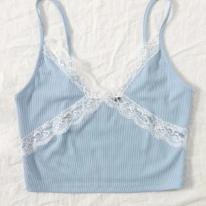 linne - aldrig använd pga för liten! passar någon med mindre byst