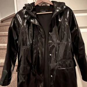 Jacka - Snygg regnjacka från Pull&Bear i bra skick!!💫💫🥰🥰
