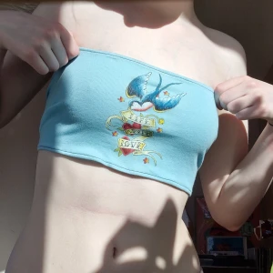 Life After Love tubetop - Målad och sydd av mig! Endast provad för bilden. Skriv gärna innan du trycker köp direkt. (På bilden har jag knytit ihop i bak då den är stor på mig.)