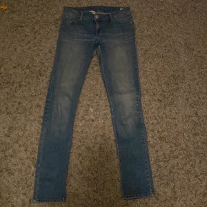 Skinny jeans - Storlek small