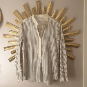 Part two skjorta  - Från Part Two, aldrig använts eller tvättats. Precis som ny.  Nypris var 799kr.