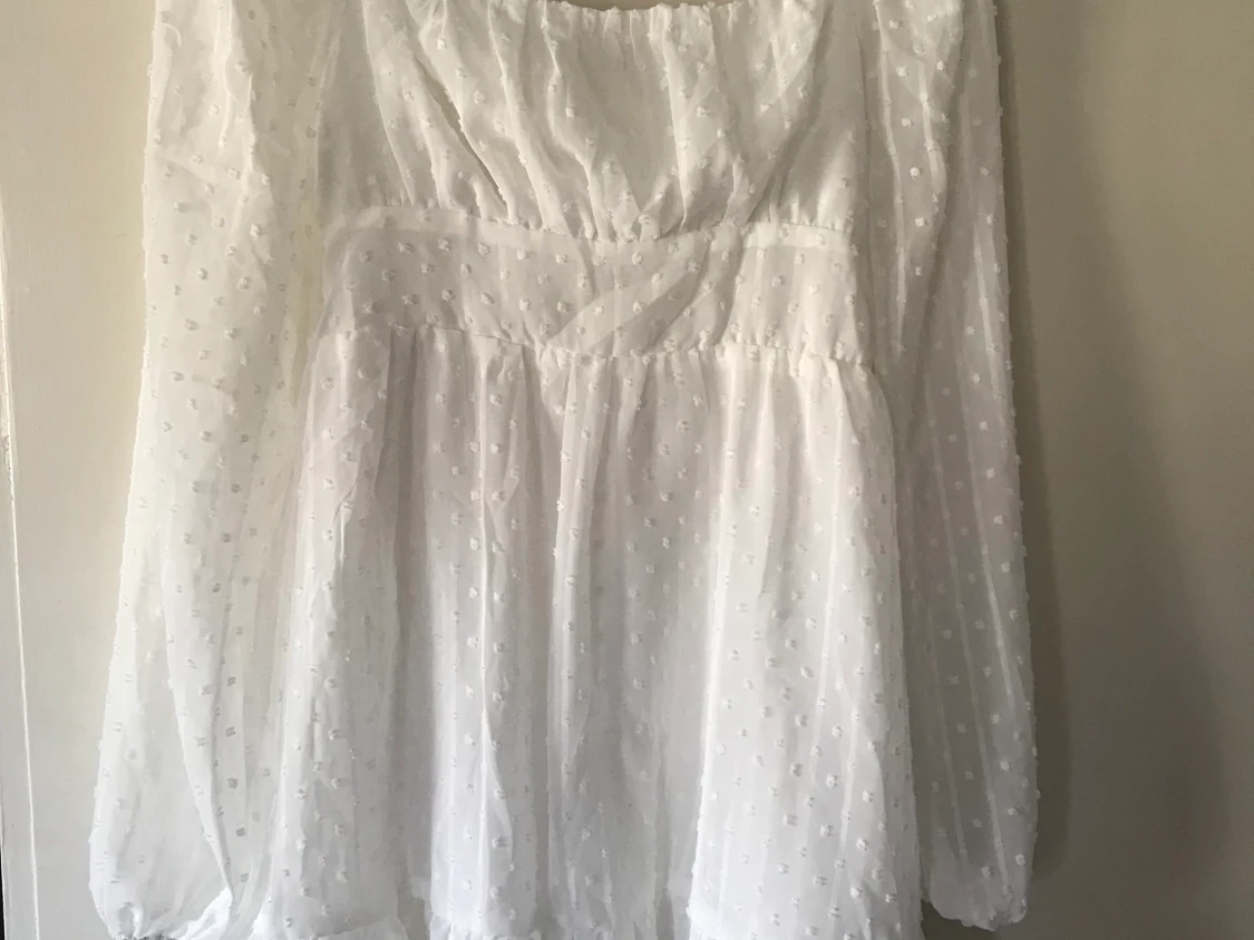 Supersöt vit klänning 