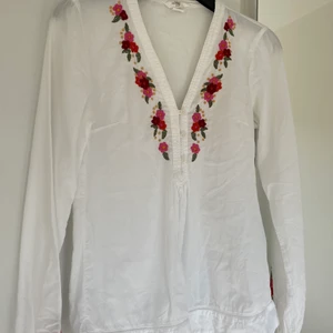 Linne  - Kojera med blommor. Mammas gamla vintage 