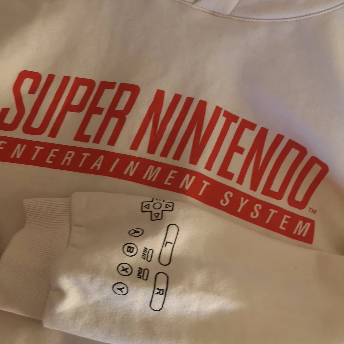 Cropped hoodie / ljus / med tryck - 91