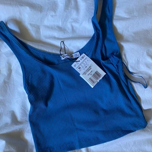 Blått linne - Linne från Stradivarius, helt ny. Storlek M (ganska tight)💙