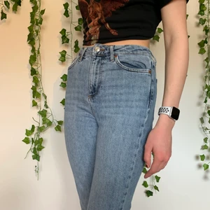 Blå high-waist jeans - I gott skick
