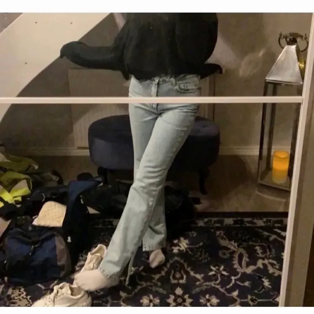 Helt nya jeans (lappen sitter kvar). Säljer p.g.a att dom är lite för stora på mig. Detta är lånade bilder så kom privat för fler! . Jeans & Byxor.