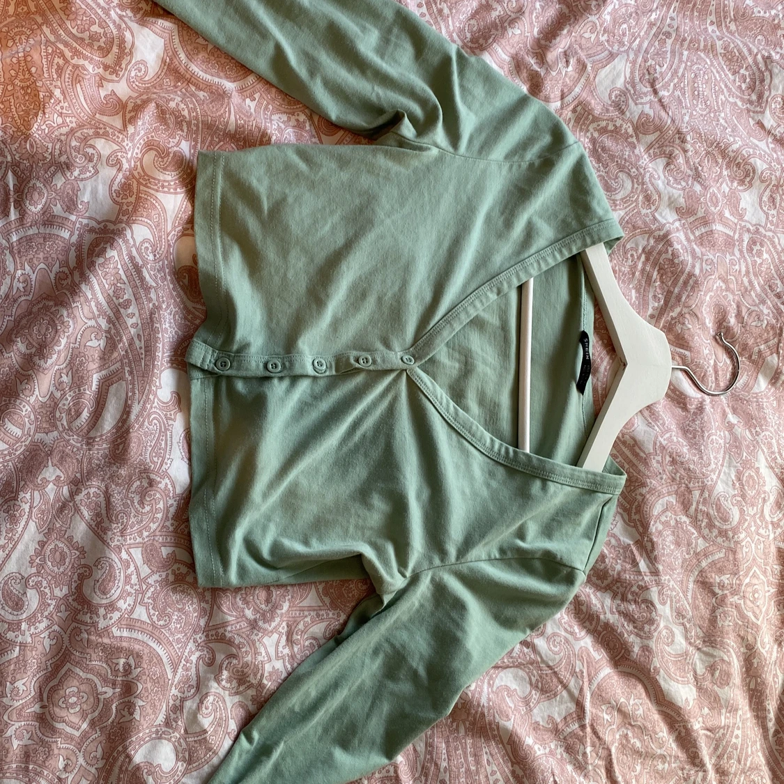 grön långärmad magtröja