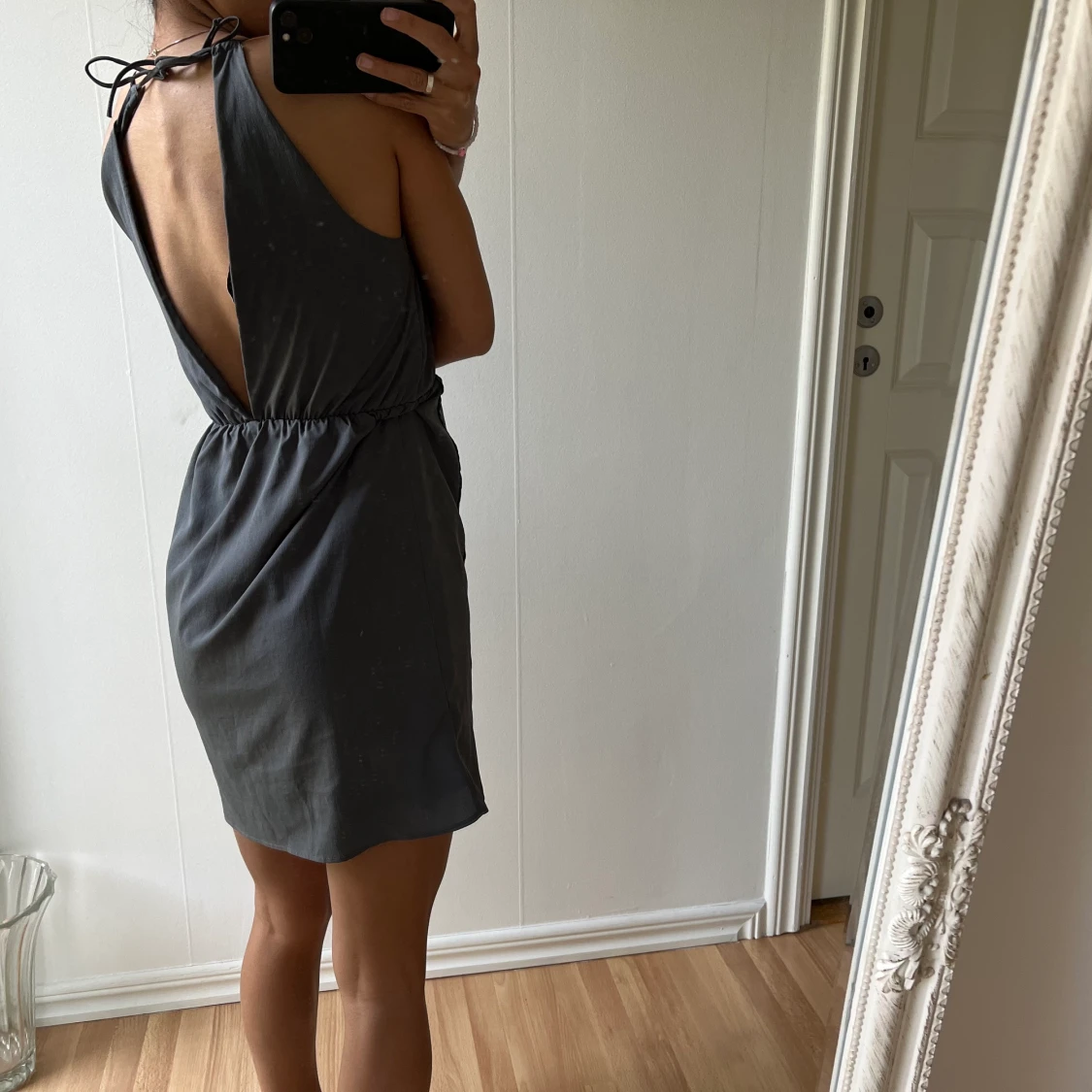 Grå kort klänning - 90