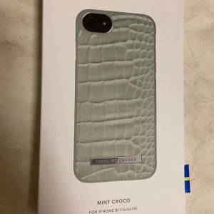 Ideal of Sweden - Mobilskal GRÖN - Säljer detta oöppnade mobilskal från Ideal of Sweden. Passar till iPhone 6/6s/7/8/SE. Nypris 399kr.