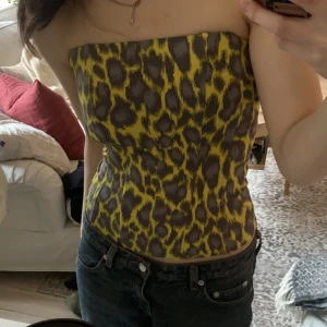 Kosett tubtop - Häftig korsett i tubtop modell, dragkedja bak💞 strl 34 dvs XS men jag har XS/S o den passar mig bra