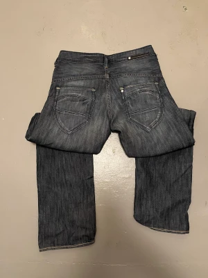 Straight jeans - Jeans med straight passform. Bra skick. Storlek 30x34