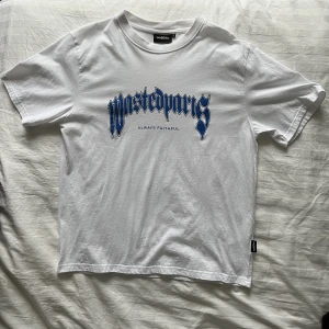 WASTED PARIS T-SHIRT - UNWORN WASTED PARIS T-SHIRT, HIGH QUALITY - 180 GSM, 100% COTTON. REGULAR FIT/UNISEX