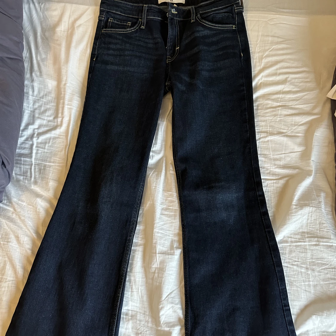 Bootcut jeans från hm - 90