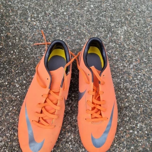 .. - Fotbollskor Passar 35-34