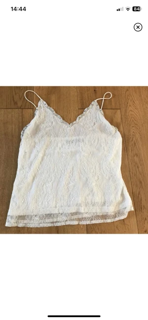 Linne - Fint linne som är sommrigt. Det är insytt i midjan så passformen är bättre:))) 3 FÖR 2 PÅ ALLT I MIN PROFIL!!