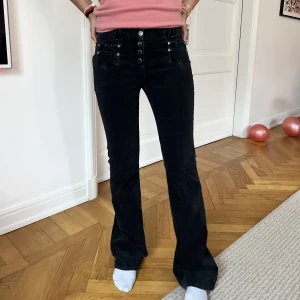 Jeans!  - Byxor i samets material så fina fickor i fram❤️