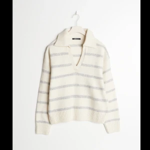 Stickad tröja  - Randig stickad tröja från Gina Tricot som ej kommer till användning och har inte används så många ggr💗  Nypris:ca350kr mitt pris:120kr+frakt 💗  Skriv privat vid frågor eller funderingar 💗