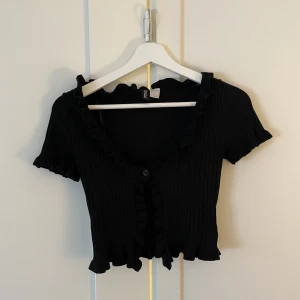 Topp med volang - Inga defekter🤍