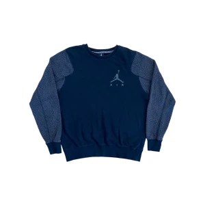 Air Jordan Vintage Sweatshirt 🖤 - Air Jordan Vintage Sweatshirt 🖤  Pris: •350kr  Stl: L  Bredd 58cm Längd 66cm  Kontakta mig för mer info 🤩