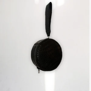 Väska - Rund väska, band tillkommer