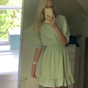 Klänning secondhand  - Superfin, oanvänd 💕
