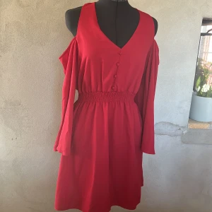 Sommarklänning  - Nästan oanvänd 