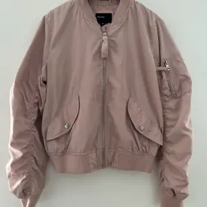 Great condition pink bomber M-L