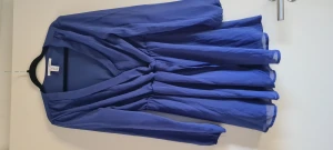 Klänning - Blå klänning från Nelly. Aldrig använd. 