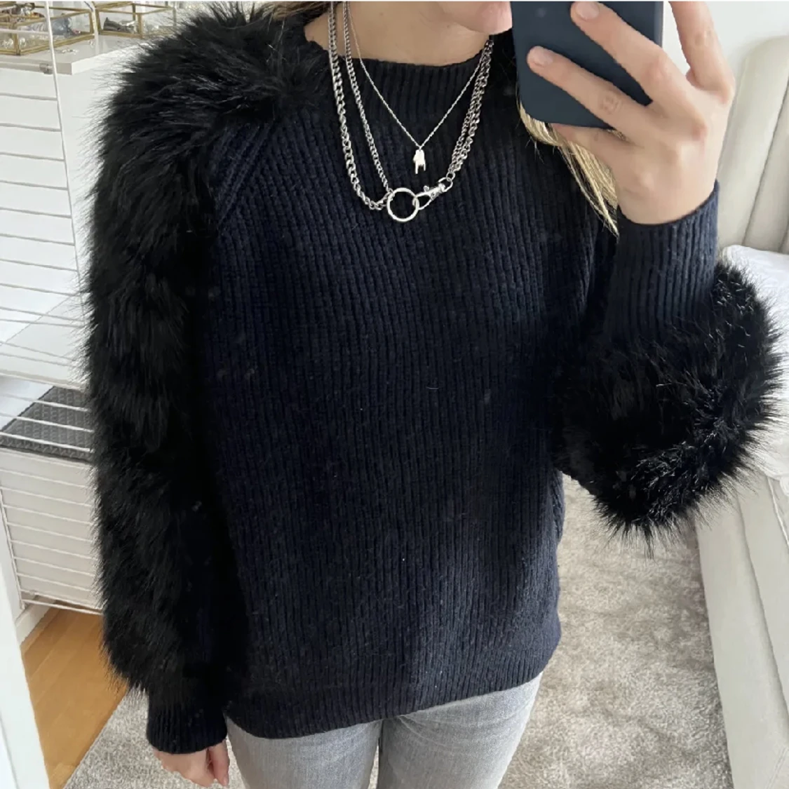 Svart tröja med päls - 90