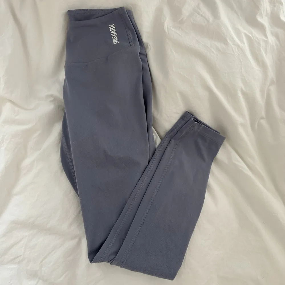 Gymshark tights i storlek S köpta i USA för 2 år sedan, använda fåtal gånger. . Jeans & Byxor.