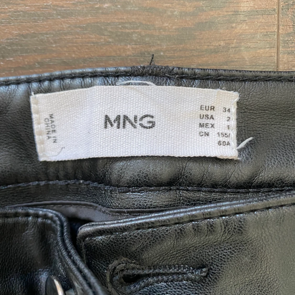 Skinbyxor från Mango  - 90