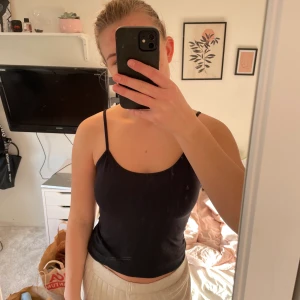 Linne från Zara - Knappt använt linne som jag säljer i storlek S✨ jätte skönt material!