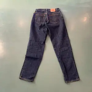 Vintage levis jeans i väldigt bra skick. Köpta på beyond retro som inte används pga att jag växt ur de! 