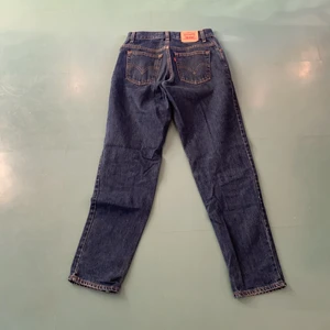 Levis jeans 550  - Vintage levis jeans i väldigt bra skick. Köpta på beyond retro som inte används pga att jag växt ur de! 