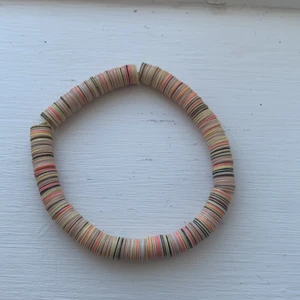 armband💕✨ - Säljer ett jätte fint armband i lite olika fina färger💕