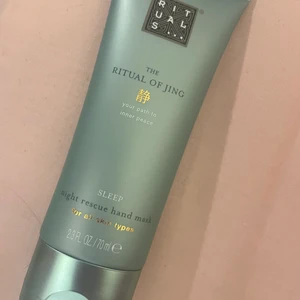 Hand mask 70 ml  - Jag säljer hand mask. Den helt ny. Fick den i present och kommer inte till användning och väljer att sälja den. Den oanvänd och helt ny. Superfint sick. Aldrig rest. Frakt står köper för själv. 55 kr plus frakt 