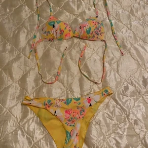 Jätte fint tropical set - Gul å fint