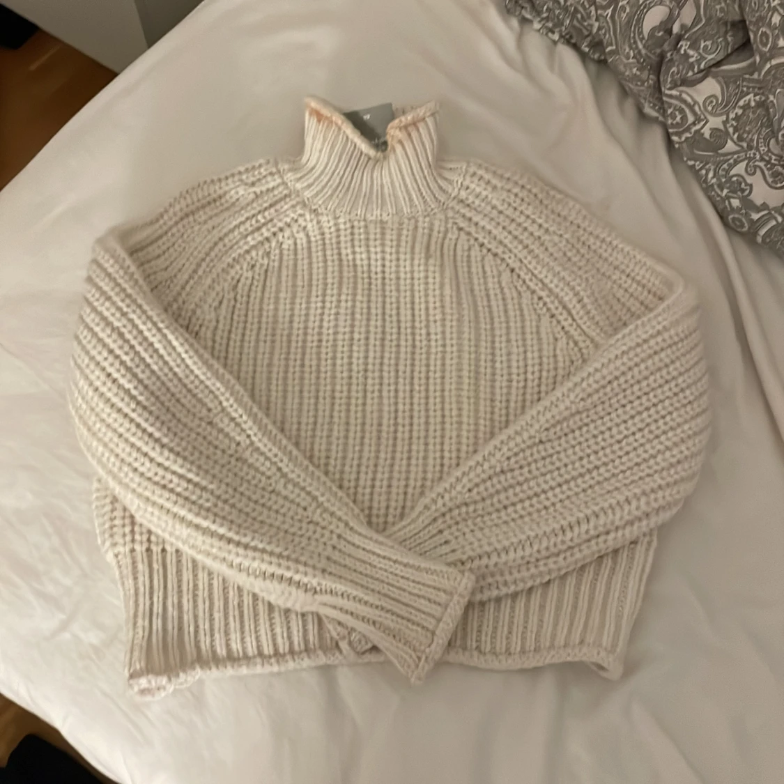 vit stickad tröja