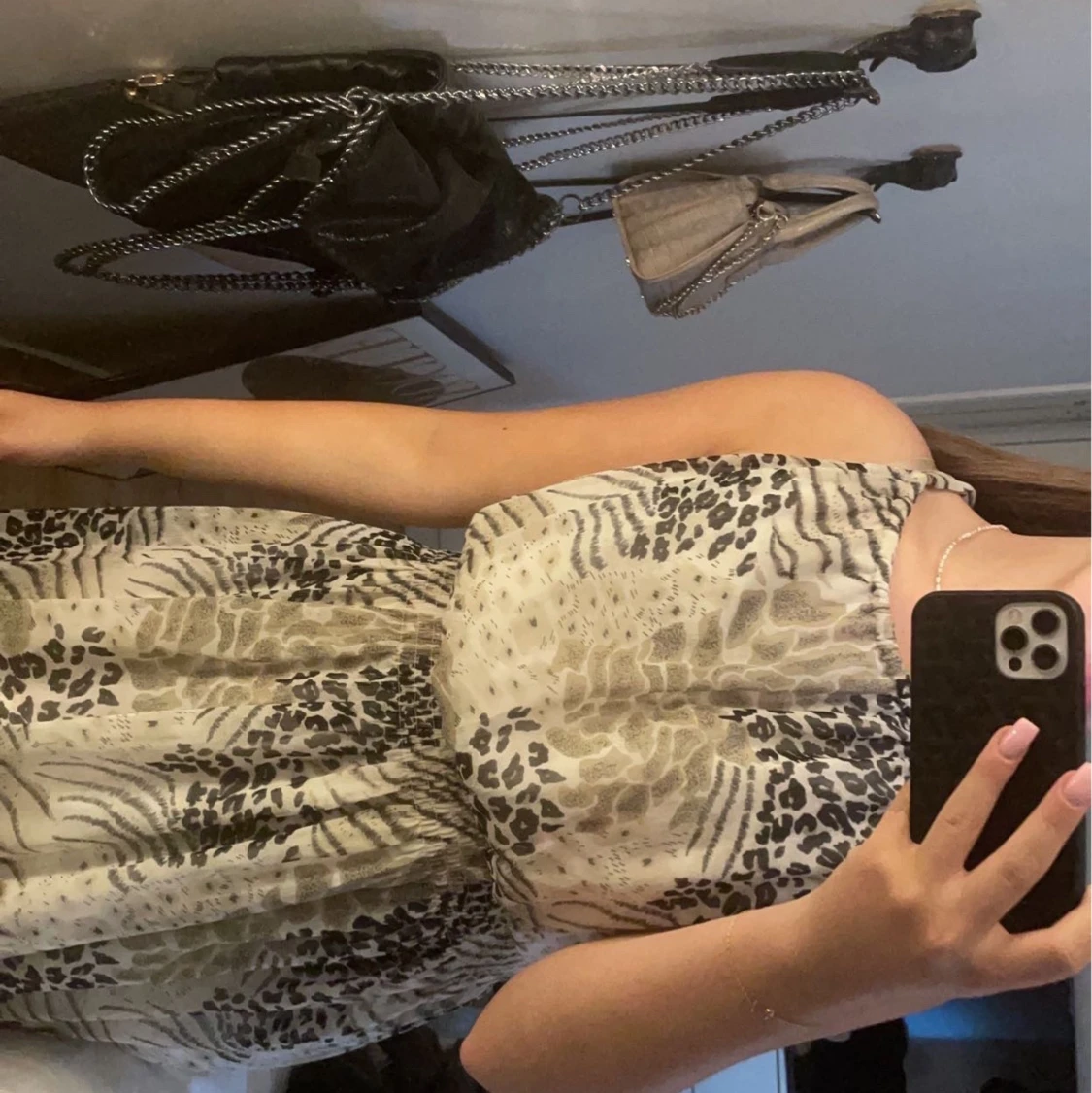 Mönstrad klänning GinaTricot