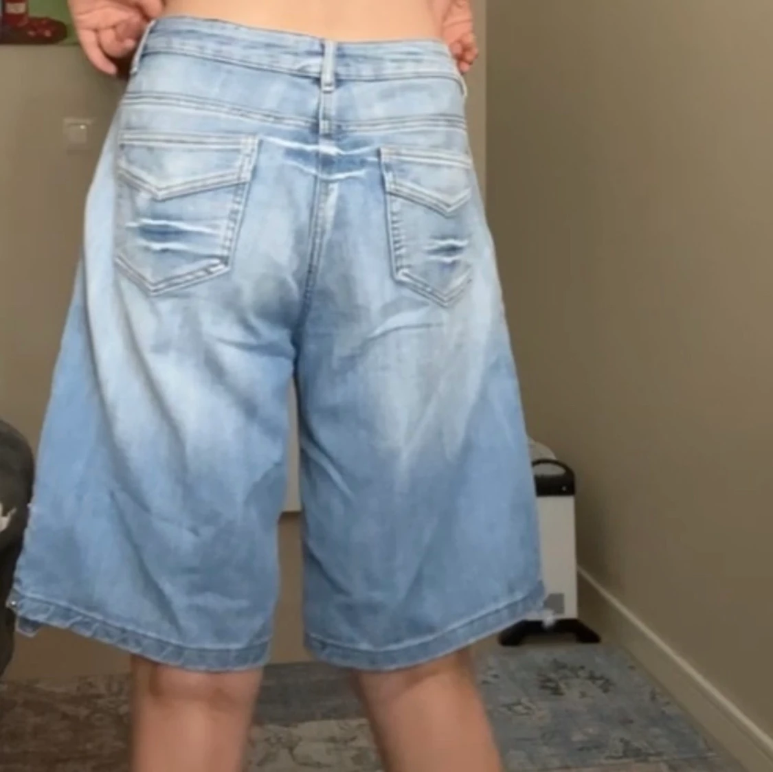 Low raised jeans shorts  - 90